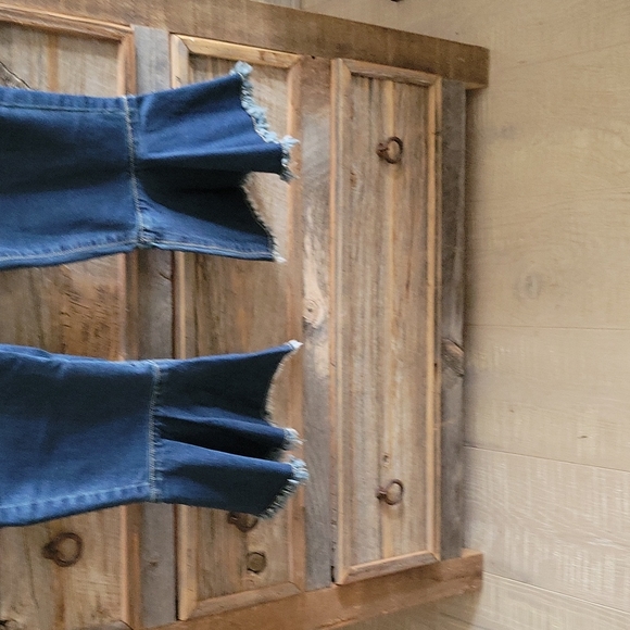 Jeans, cropped flare, rough edge V Christina size 6 button zipper fly - Picture 2 of 7